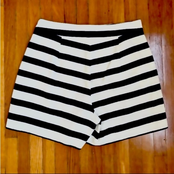 j. Crew High-Rise Grasscloth Sailor Shorts in Navy/Ivory Stripes Size 0 (26) - Picture 4 of 9